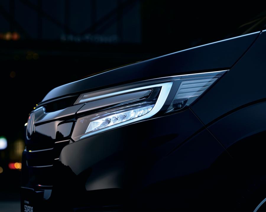 Детали экстерьера Honda StepWGN Spada 2017 года  (фото 11 из 17)